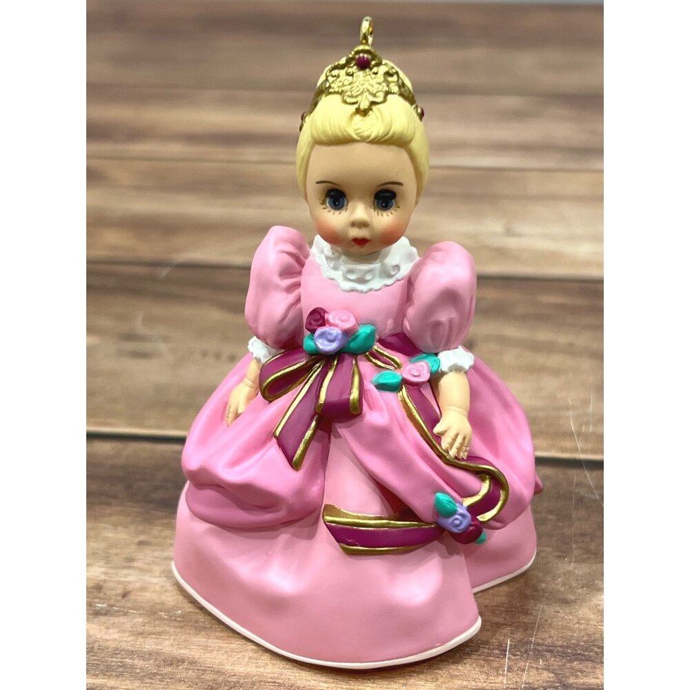 1996 HALLMARK KEEPSAKE ORNAMENT QX6311 CINDERELLA 1995 MADAME ALEXANDER